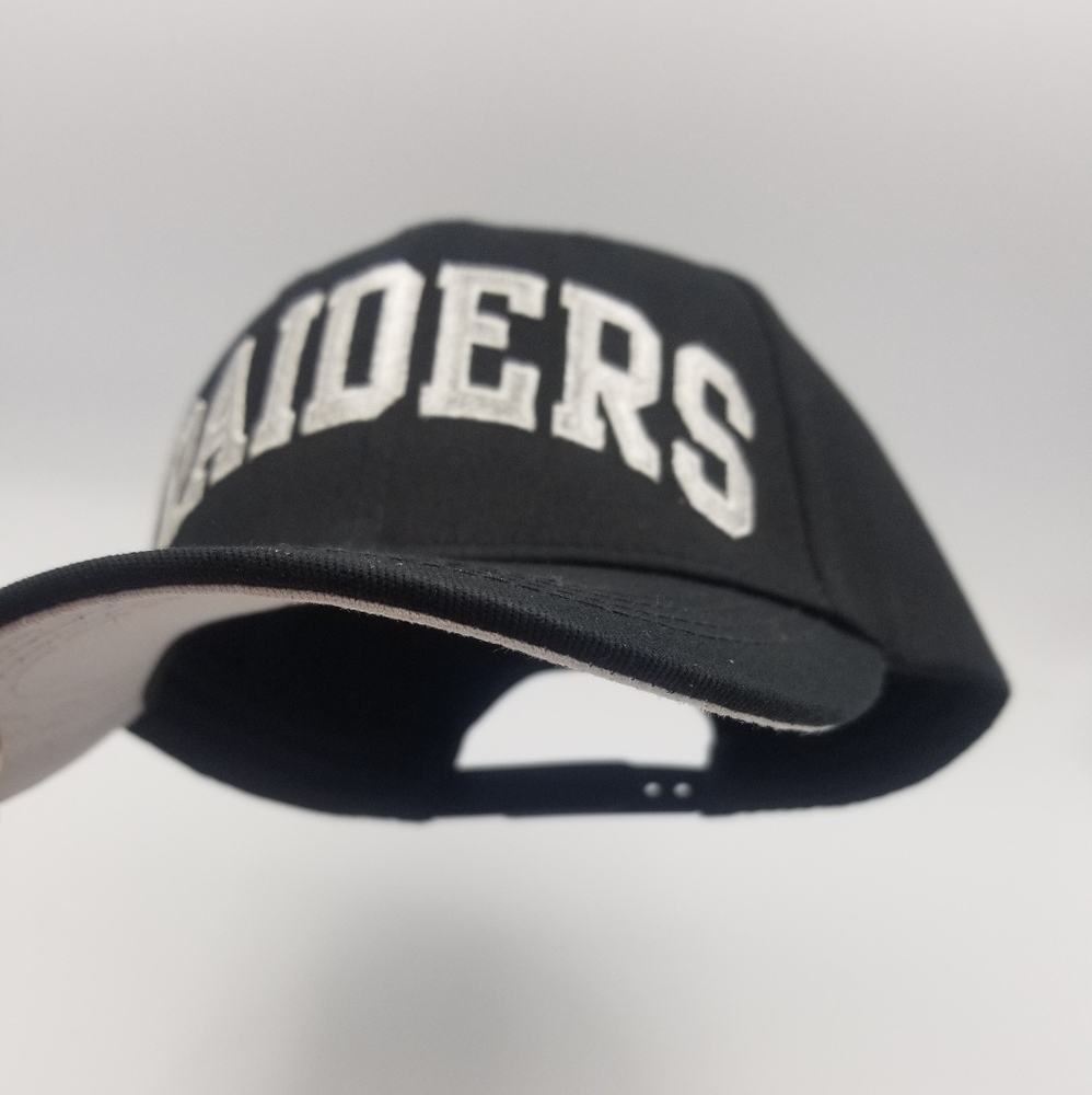 Los Angeles Raiders Vintage NFL Snapback Hat CMW